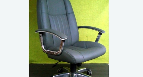 Перетяжка офисного кресла кожей. Севастополь